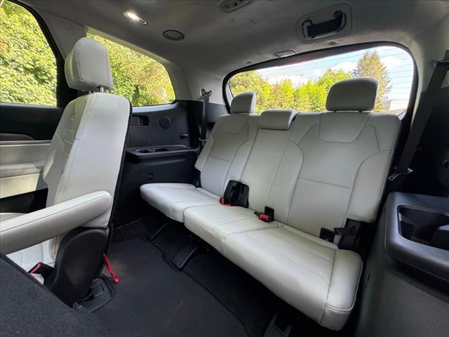 Photo of 2022 Dark Moss Kia Telluride