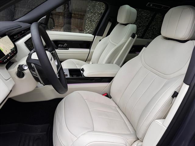 Photo of 2025 Varesine Blue Metallic Land Rover Range Rover