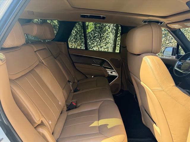 Photo of 2023 Fuji White Land Rover Range Rover