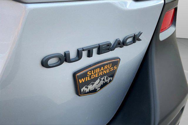 Photo of 2022 Ice Silver Metallic Subaru Outback