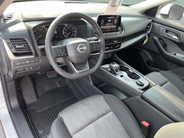 Photo of 2026 Everest White Pearl Tricoat Nissan Rogue