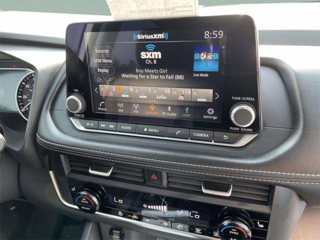 Photo of 2026 Everest White Pearl Tricoat Nissan Rogue