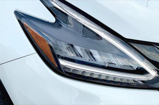 Photo of 2024 Pearl White Tricoat Nissan Murano