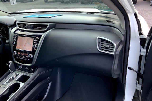 Photo of 2024 Pearl White Tricoat Nissan Murano