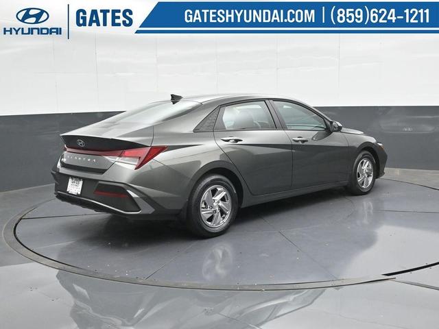 Photo of 2025 Amazon Gray Hyundai ELANTRA
