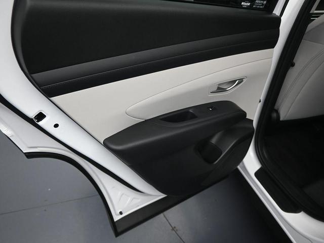 Photo of 2025 Serenity White Pearl Hyundai TUCSON