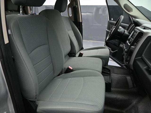 Photo of 2016 Bright Silver Clearcoat Metallic RAM 1500