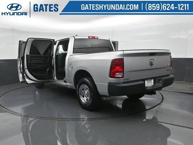 Photo of 2016 Bright Silver Clearcoat Metallic RAM 1500