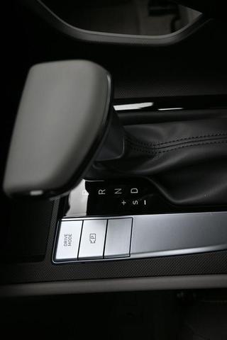 Photo of 2025 White Hyundai ELANTRA