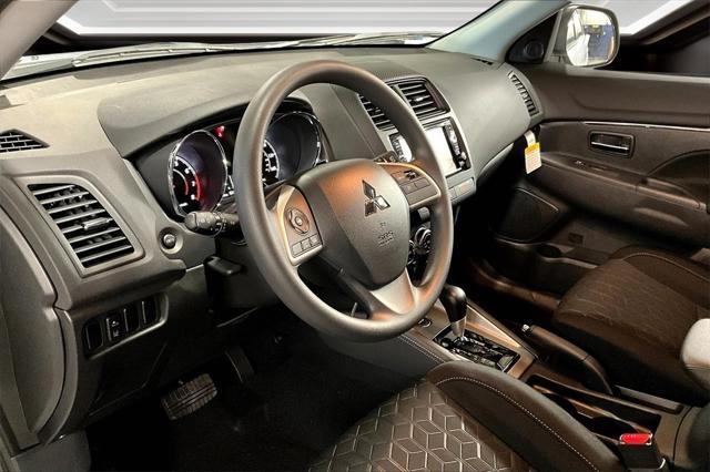 Photo of 2025 White Diamond Mitsubishi Outlander Sport
