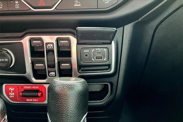 Photo of 2021 Black Clearcoat Jeep Gladiator