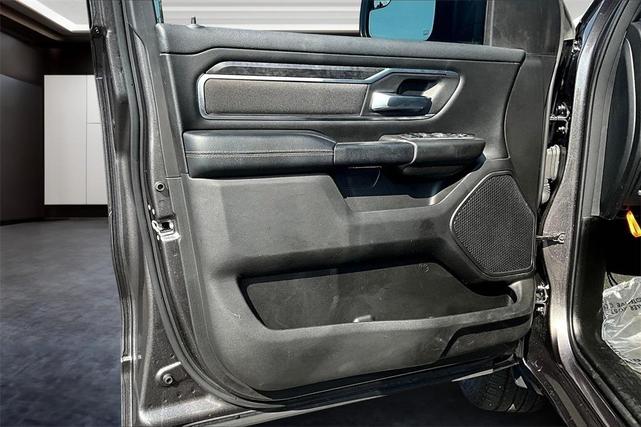 Photo of 2024 Granite Crystal Metallic Clearcoat RAM 1500