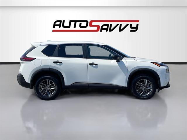 Photo of 2021 Glacier White Nissan Rogue