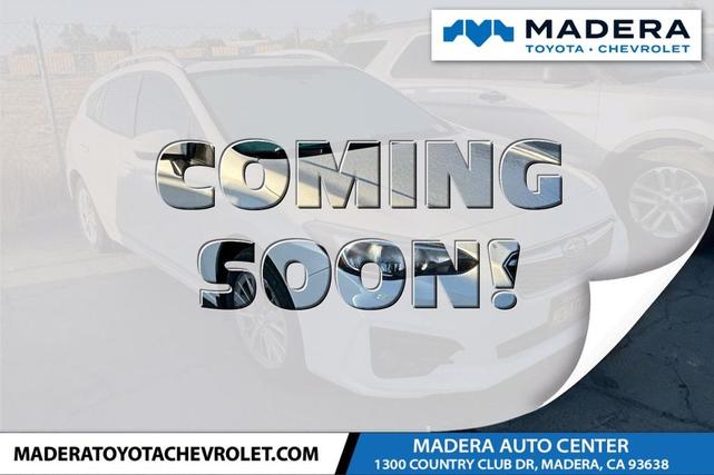 Photo of 2018 Crystal White Pearl Subaru Impreza
