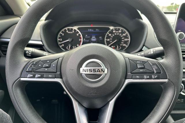 Photo of 2022 Brilliant Silver Metallic Nissan Altima