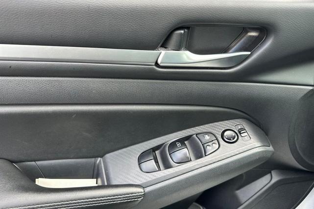 Photo of 2022 Brilliant Silver Metallic Nissan Altima