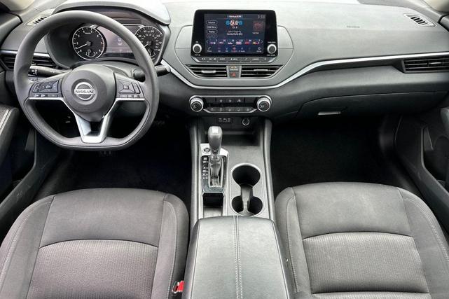 Photo of 2022 Brilliant Silver Metallic Nissan Altima
