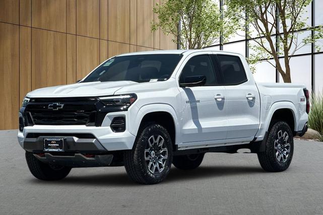 Photo of 2025 Summit White Chevrolet Colorado