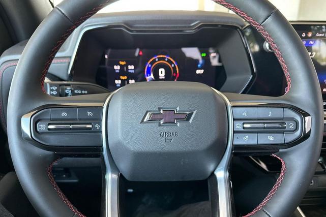 Photo of 2025 Summit White Chevrolet Colorado