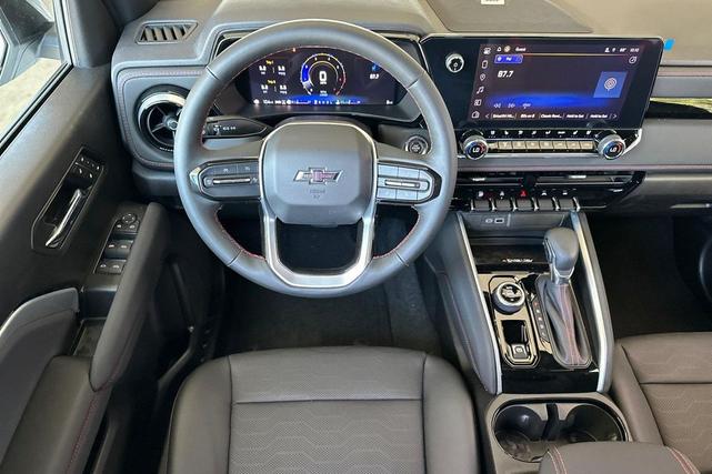 Photo of 2025 Summit White Chevrolet Colorado