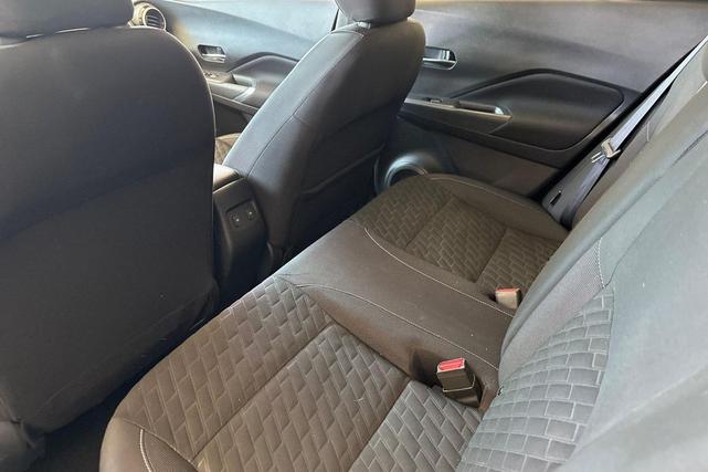 Photo of 2021 Boulder Gray Pearl Nissan Kicks
