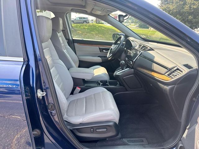 Photo of 2018 Obsidian Blue Pearl Honda CR-V