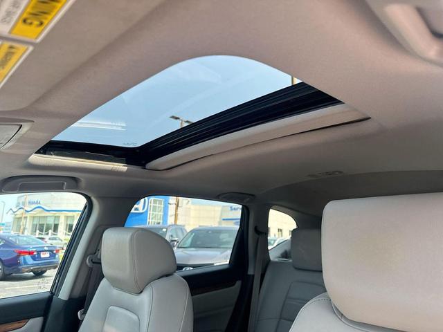 Photo of 2018 Obsidian Blue Pearl Honda CR-V