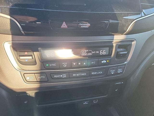 Photo of 2022 Crystal Black Pearl Honda Pilot