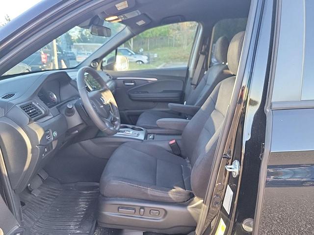 Photo of 2022 Crystal Black Pearl Honda Pilot