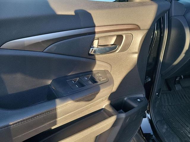 Photo of 2022 Crystal Black Pearl Honda Pilot