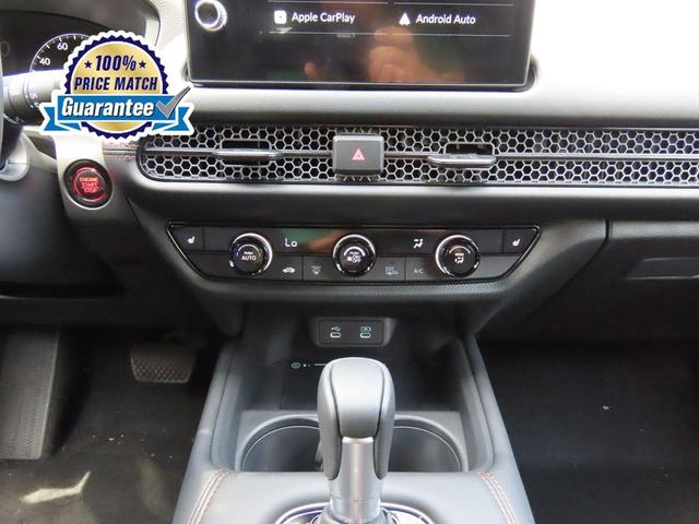 Photo of 2026 Platinum White Pearl Honda HR-V