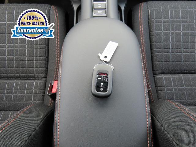 Photo of 2026 Platinum White Pearl Honda HR-V