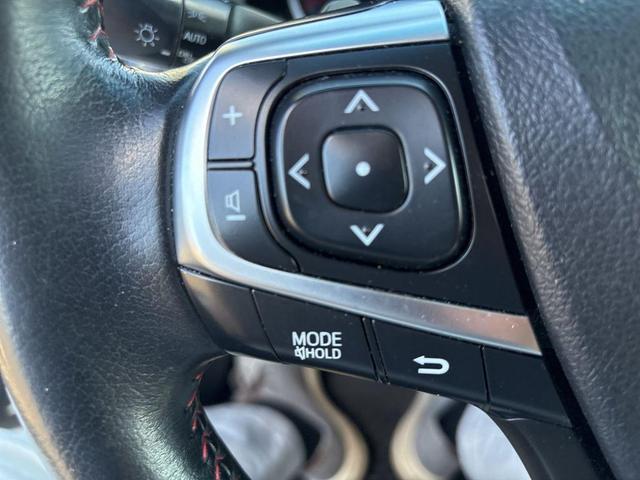 Photo of 2015 Super White Toyota Camry