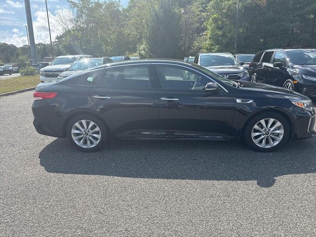 Photo of 2018 Ebony Black Kia Optima