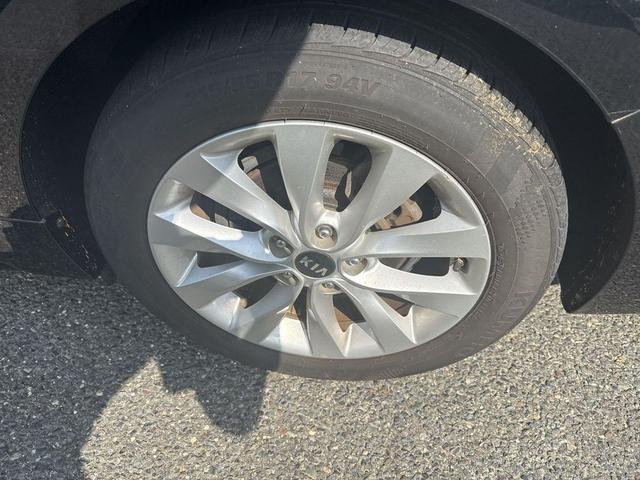 Photo of 2018 Ebony Black Kia Optima