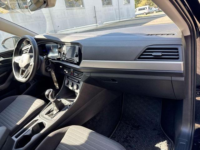 Photo of 2024 Deep Black Pearl Volkswagen Jetta