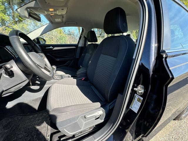 Photo of 2024 Deep Black Pearl Volkswagen Jetta