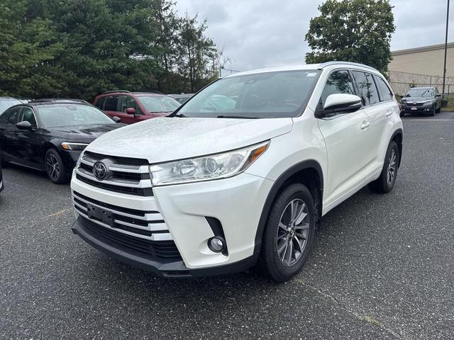 Photo of 2018 Blizzard Pearl Toyota Highlander