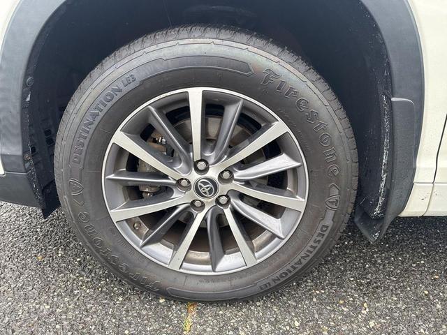 Photo of 2018 Blizzard Pearl Toyota Highlander