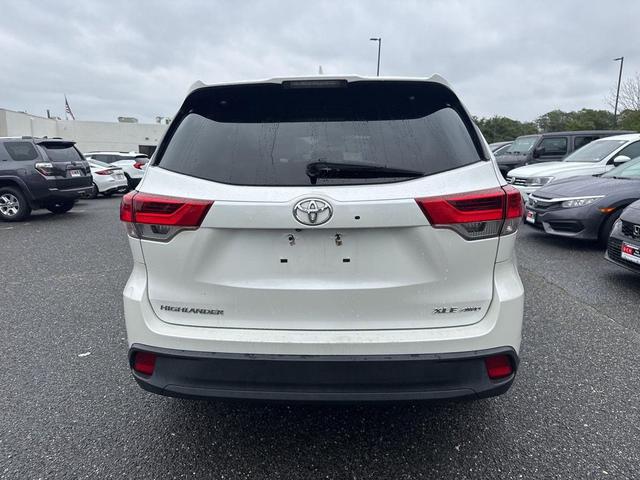 Photo of 2018 Blizzard Pearl Toyota Highlander