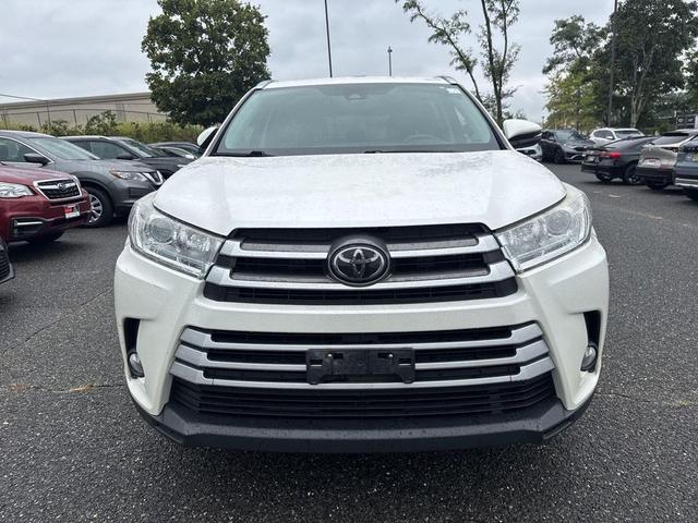 Photo of 2018 Blizzard Pearl Toyota Highlander