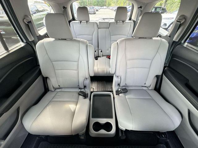 Photo of 2022 Lunar Silver Metallic Honda Pilot