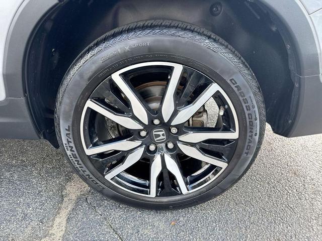 Photo of 2022 Lunar Silver Metallic Honda Pilot