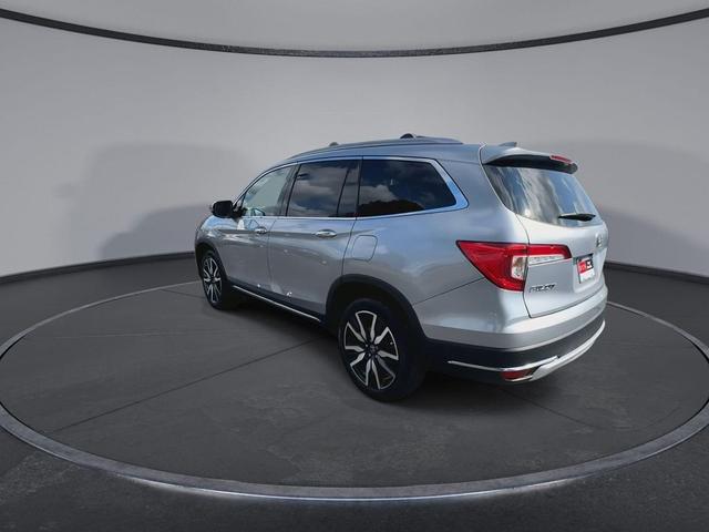 Photo of 2022 Lunar Silver Metallic Honda Pilot
