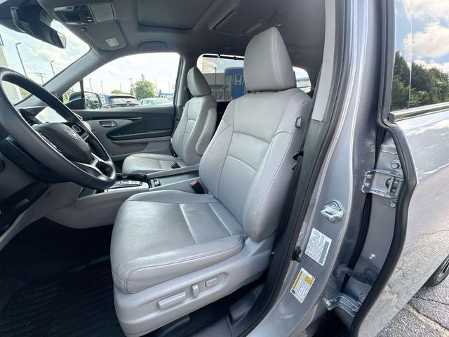 Photo of 2022 Lunar Silver Metallic Honda Pilot