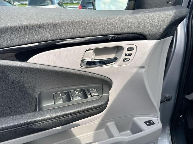 Photo of 2022 Lunar Silver Metallic Honda Pilot