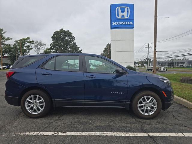 Photo of 2023 Blue Glow Metallic Chevrolet Equinox