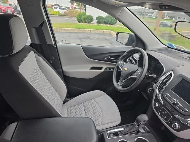 Photo of 2023 Blue Glow Metallic Chevrolet Equinox