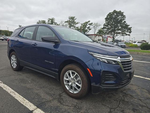Photo of 2023 Blue Glow Metallic Chevrolet Equinox