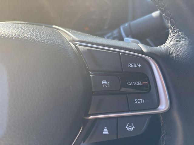 Photo of 2022 Platinum White Pearl Honda Accord